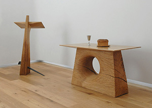 Cross and Table width=